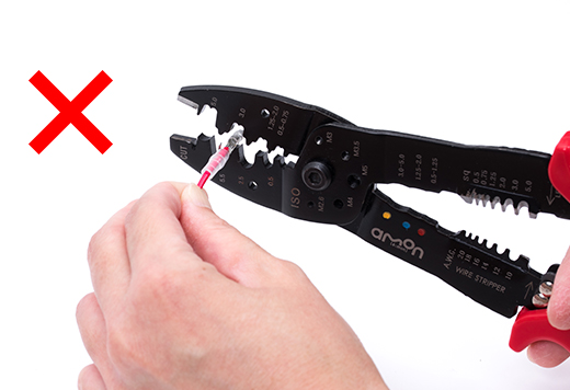 専用工具や接続パーツが不要