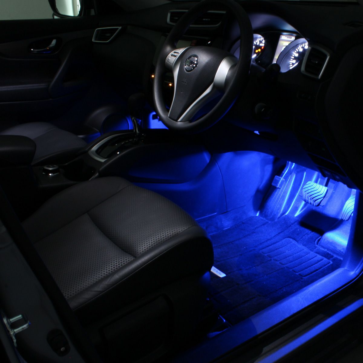 エクストレイル(T32/NT32)専用LEDフットライトキット 前後席セット