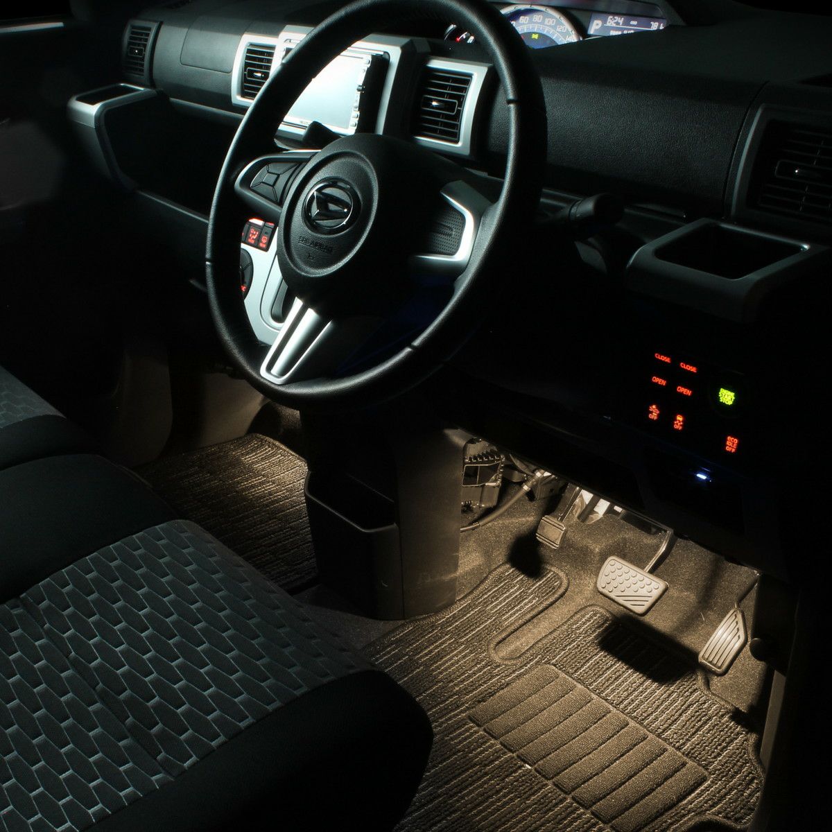 ウェイク（LA700S/LA710S）マイナーチェンジ前専用LEDフットライト