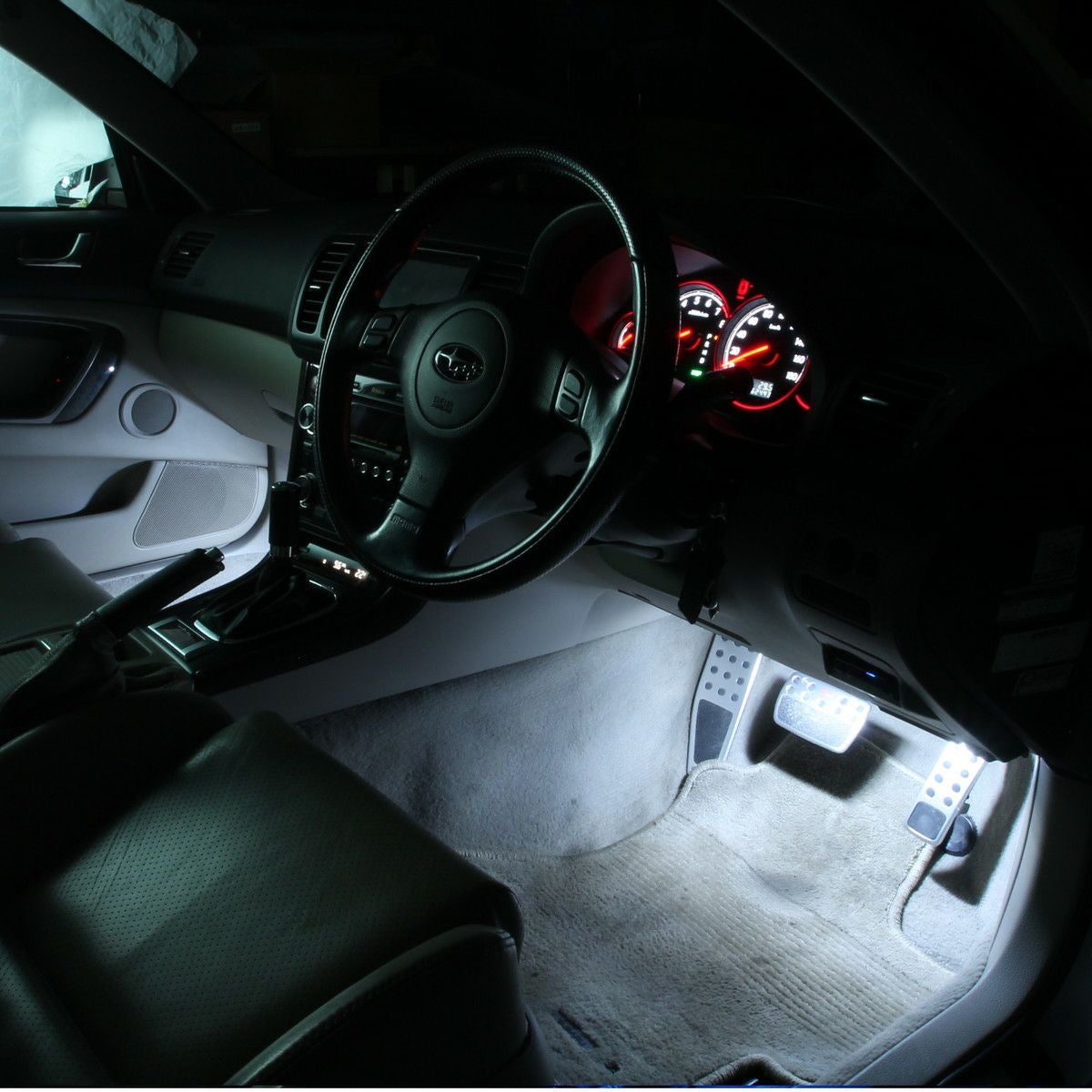 レガシィB4(BL)/レガシィツーリングワゴン(BP)専用LEDフットライト