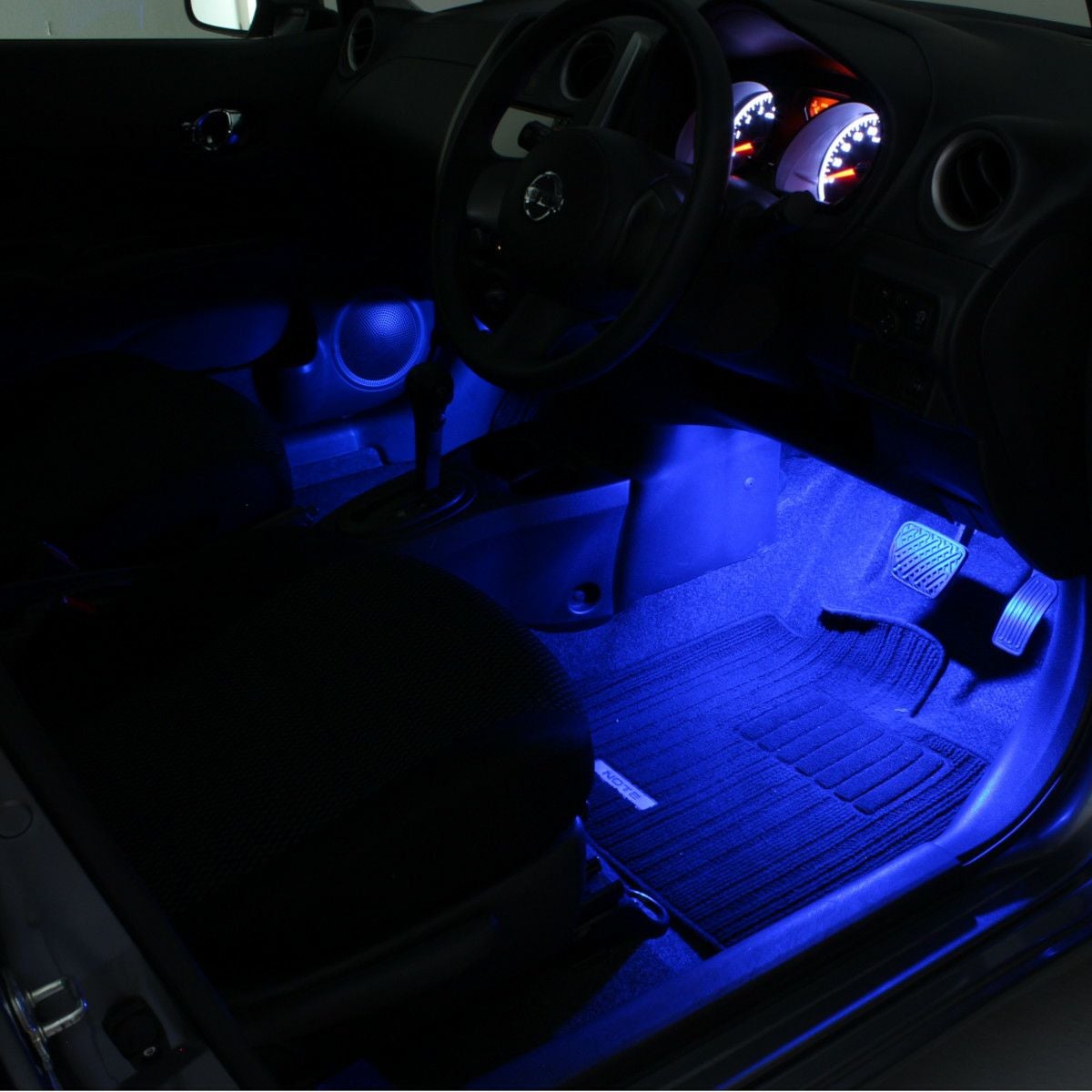 ノート/ノート e-POWER(E12/NE12)専用LEDフットライトキット