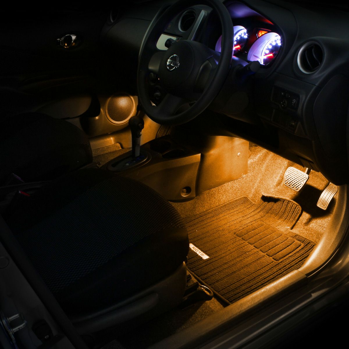 ノート/ノート e-POWER(E12/NE12)専用LEDフットライトキット