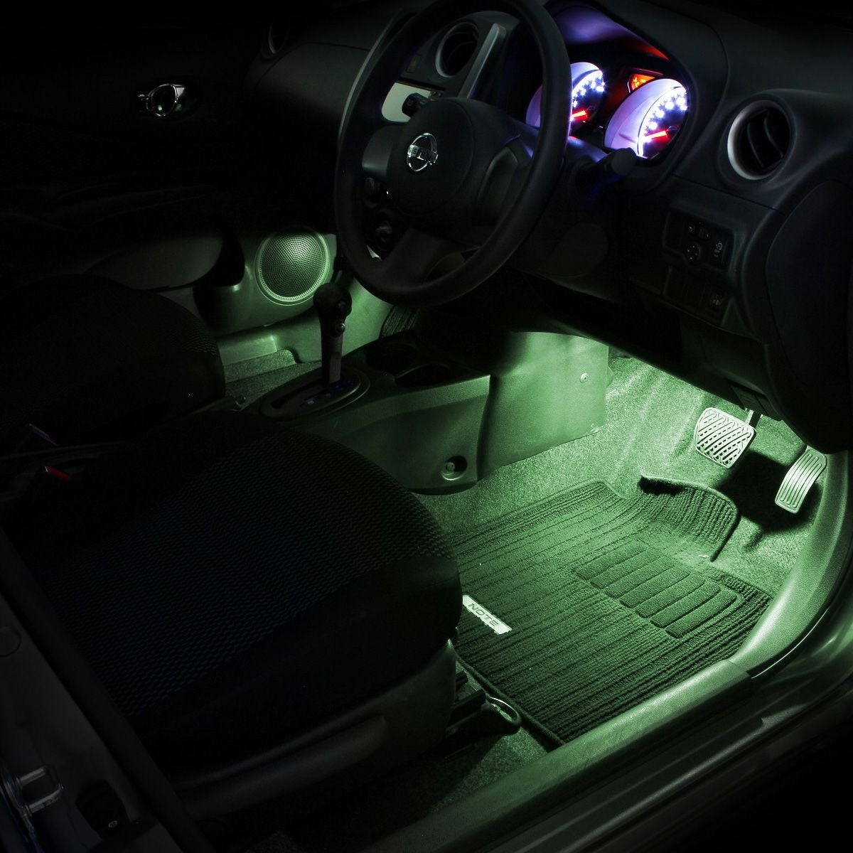 ノート/ノート e-POWER(E12/NE12)専用LEDフットライトキット