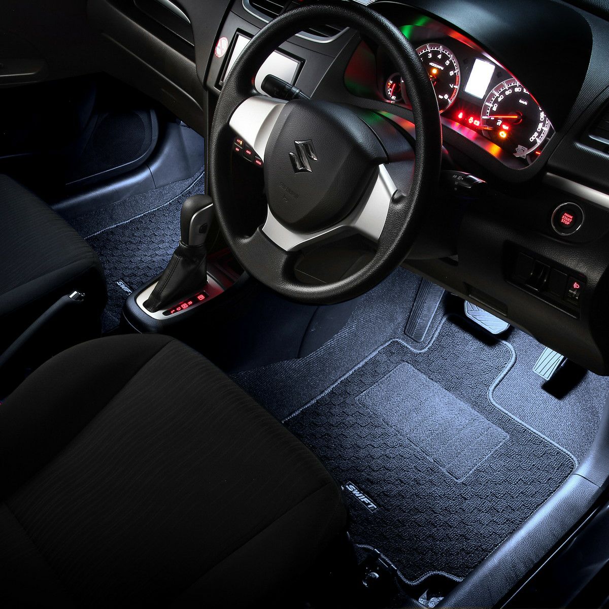 スイフト(ZC72/ZD72)専用LEDフットライトキット | エーモン公式