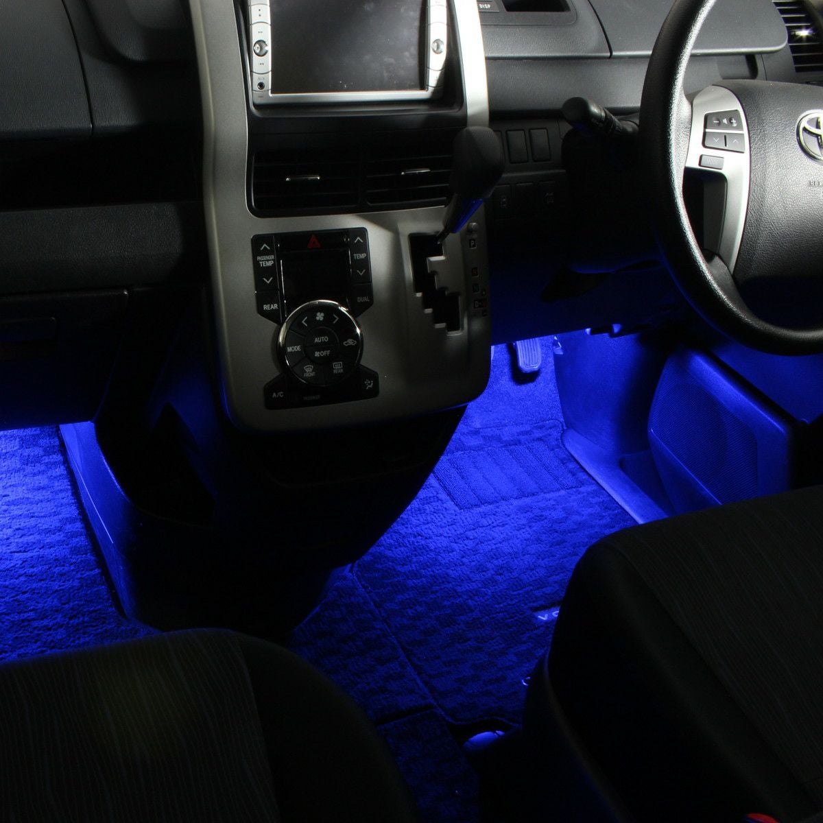 ノア/ヴォクシー(ZRR70系)専用LEDフットライトキット | エーモン公式