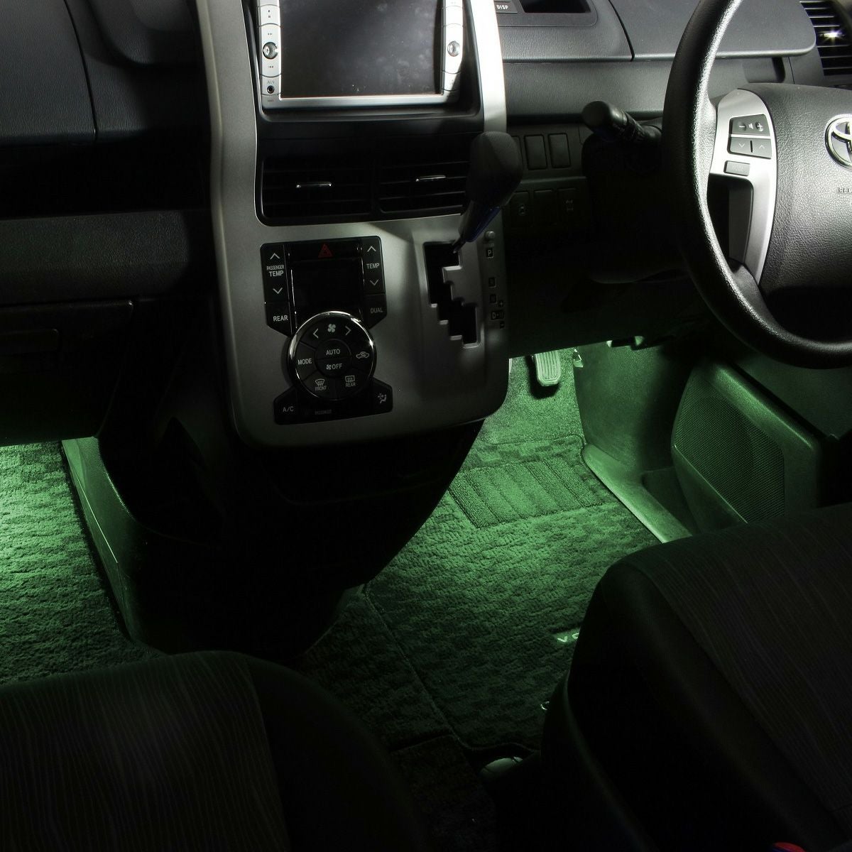 ノア/ヴォクシー(ZRR70系)専用LEDフットライトキット | エーモン公式